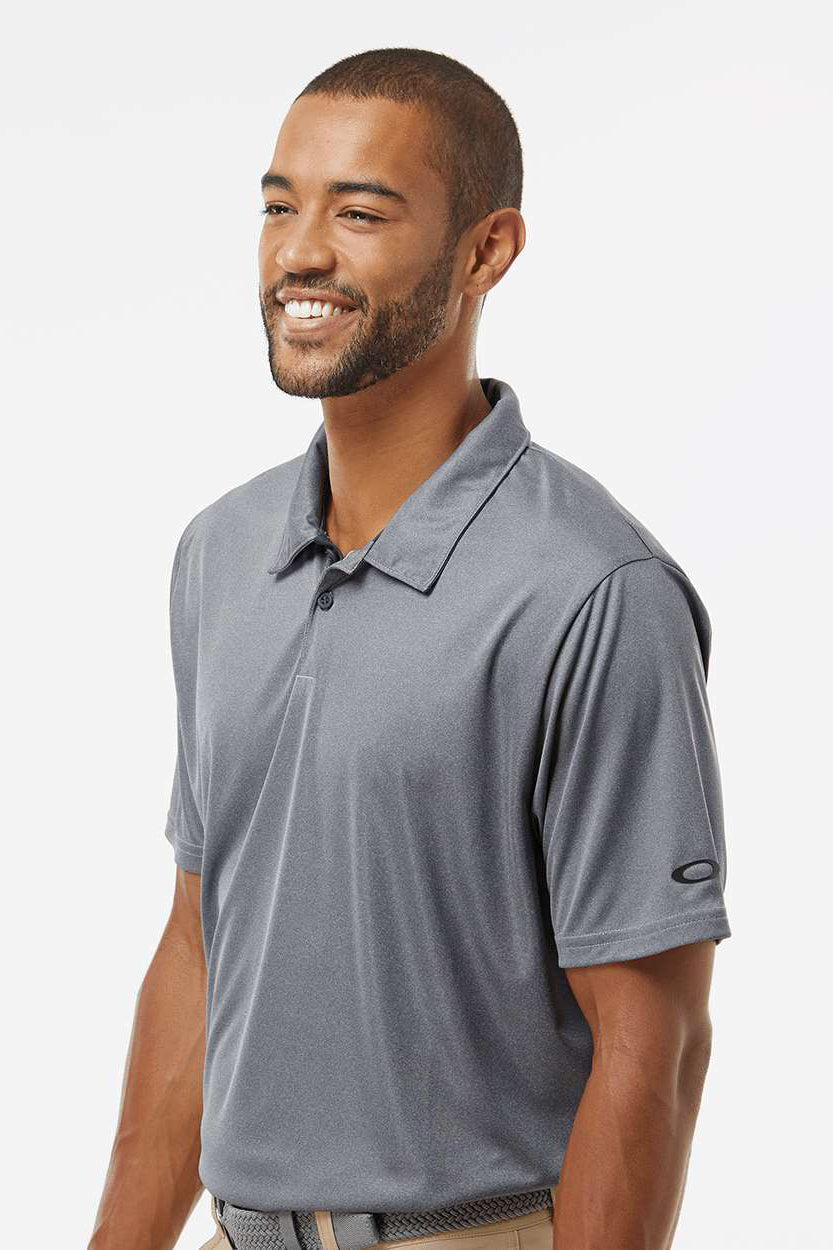 Oakley FOA402993 Mens Team Issue Hydrolix Short Sleeve Polo Shirt Heather Granite Grey Model Side