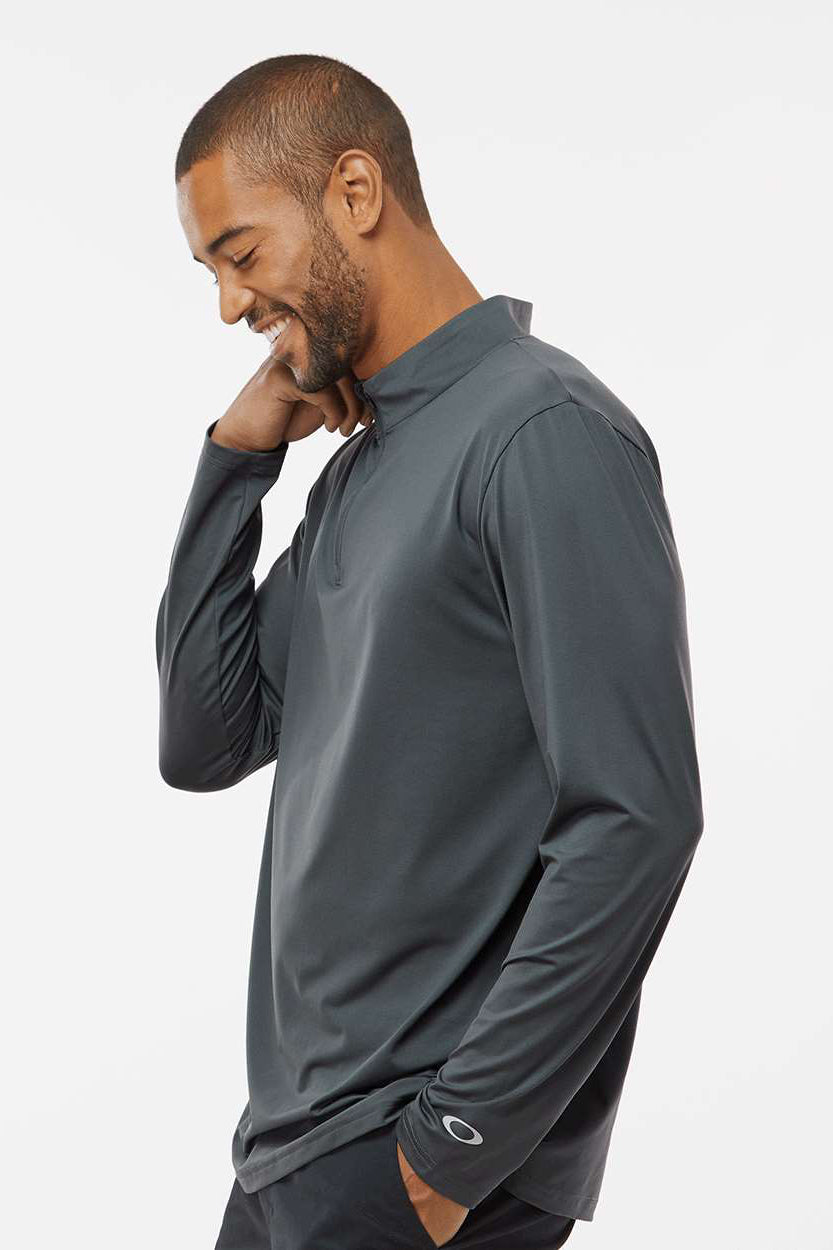 Oakley FOA402997 Mens Team Issue Podium 1/4 Zip Sweatshirt Forged Iron Grey Model Side