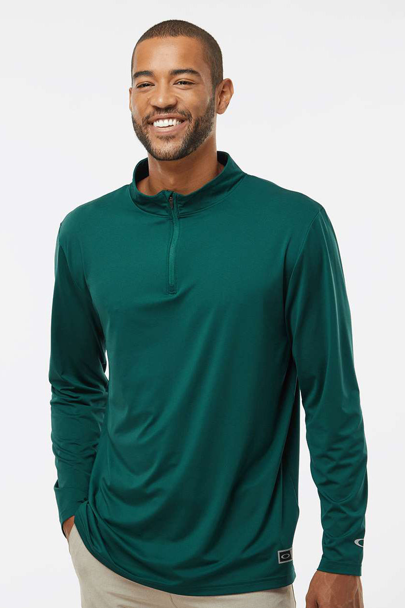 Oakley FOA402997 Mens Team Issue Podium 1/4 Zip Sweatshirt Team Fir Green Model Front