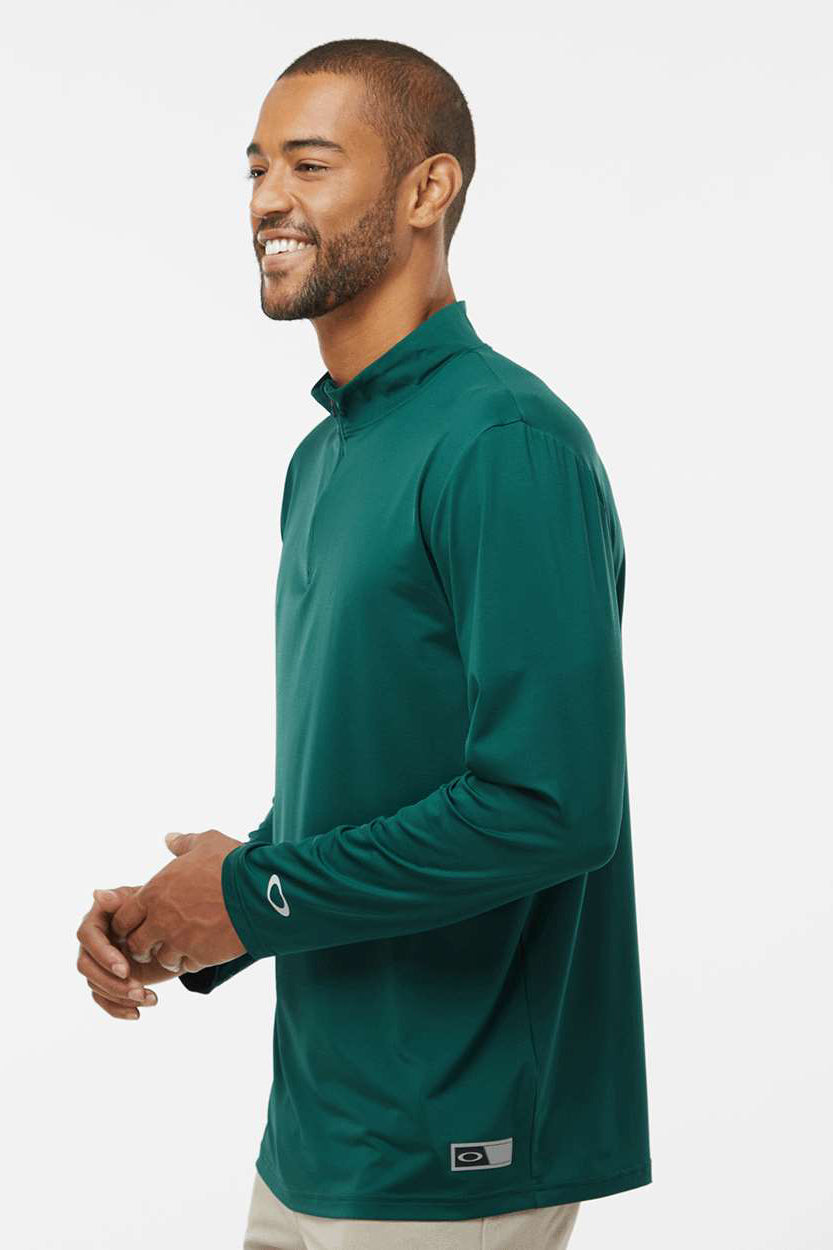 Oakley FOA402997 Mens Team Issue Podium 1/4 Zip Sweatshirt Team Fir Green Model Side