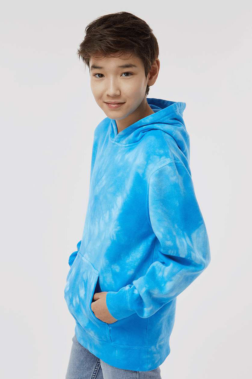 Independent Trading Company PRM1500TD Youth Tie-Dye Hooded Sweatshirt Hoodie w/ Pouch Pocket Aqua Blue Model Side