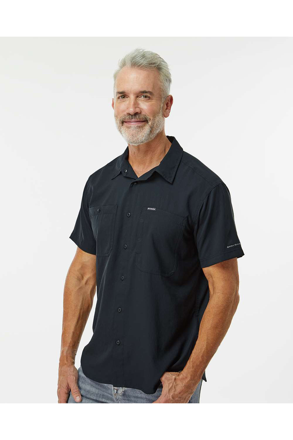 Columbia 203072 Mens Silver Ridge Utility Lite Short Sleeve Button Down Shirt Black Model Side