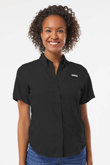 Columbia 212466 Womens PFG Tamiami II Short Sleeve Button Down Shirt Black Model Front
