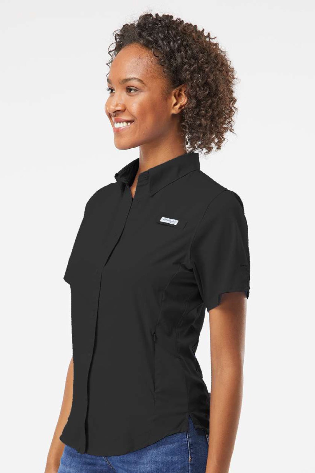 Columbia 212466 Womens PFG Tamiami II Short Sleeve Button Down Shirt Black Model Side
