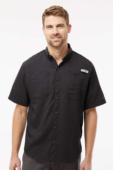 Columbia 212468 Mens PFG Tamiami II Short Sleeve Button Down Shirt w/ Double Pockets Black Model Front