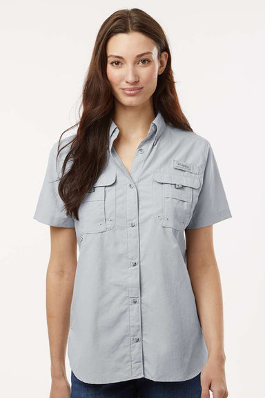 Columbia 212473 Womens PFG Bahama Short Sleeve Button Down Shirt w/ Double Pockets Cool Grey Model Front