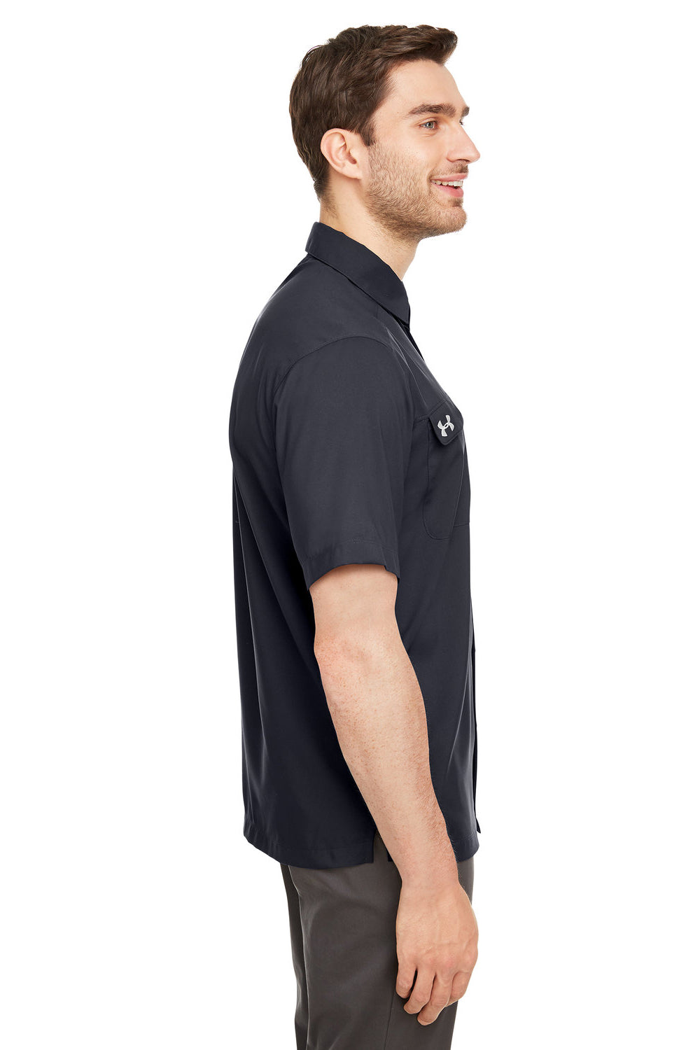 Under Armour 1351360 Mens Motivate Moisture Wicking Short Sleeve Button Down Shirt w/ Pocket Black Model Side