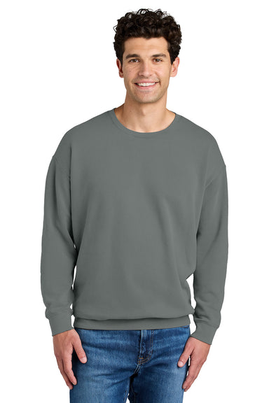 Comfort Colors 1466 Mens Garment Dyed Fleece Crewneck Sweatshirt Grey Model Front