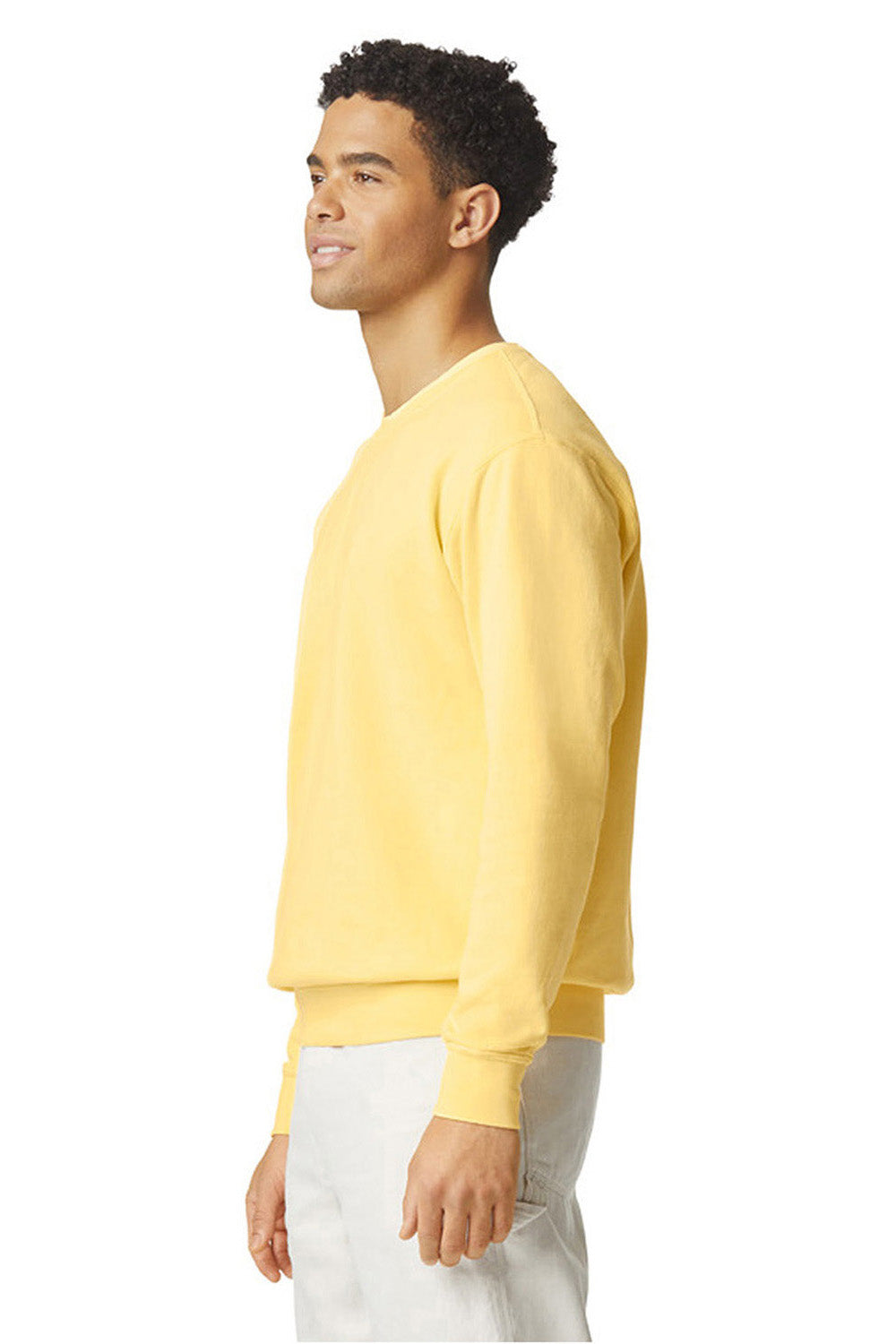 Comfort Colors 1466 Mens Garment Dyed Fleece Crewneck Sweatshirt Butter Yellow Model Side