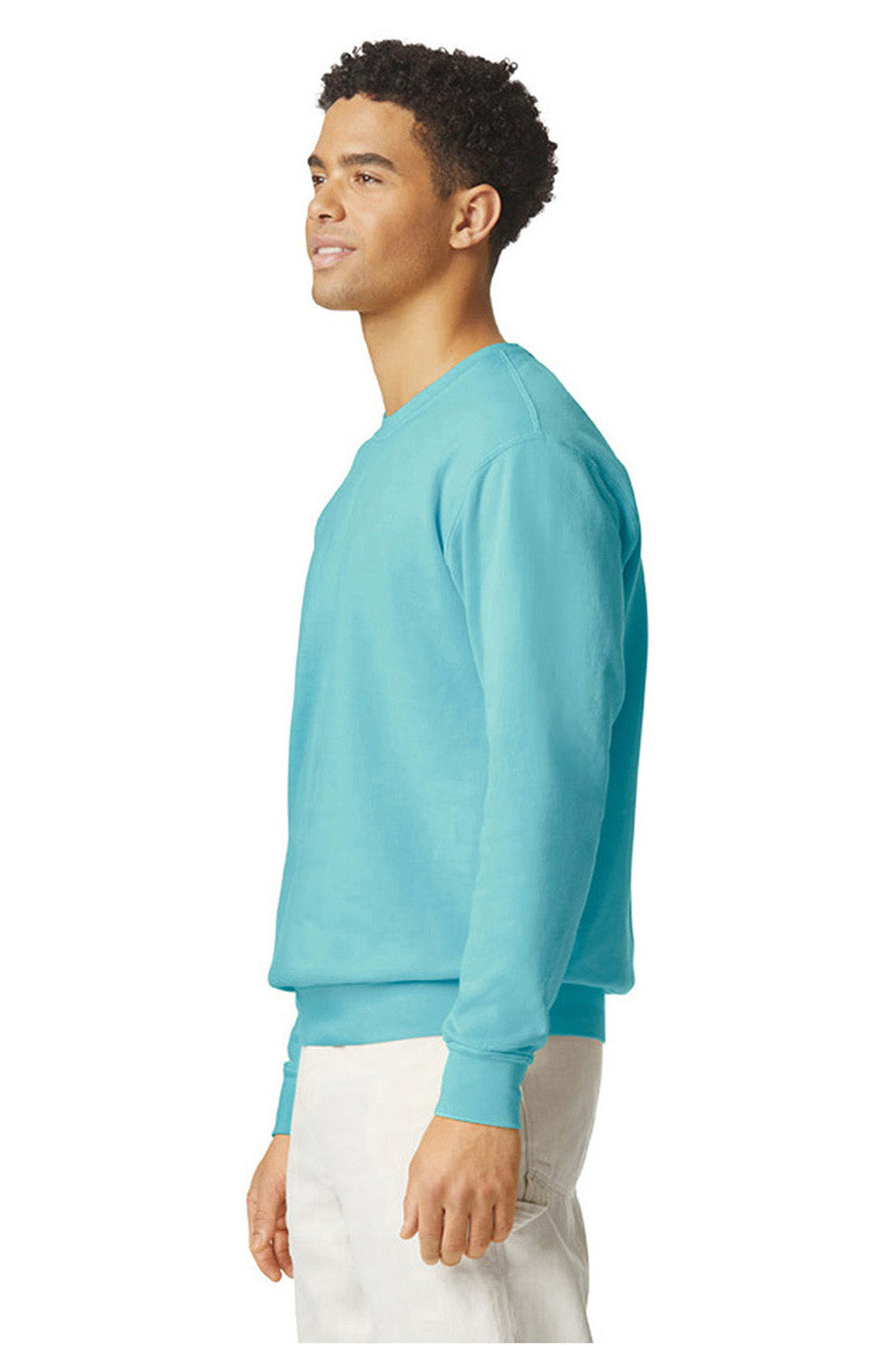 Comfort Colors 1466 Mens Garment Dyed Fleece Crewneck Sweatshirt Chalky Mint Green Model Side
