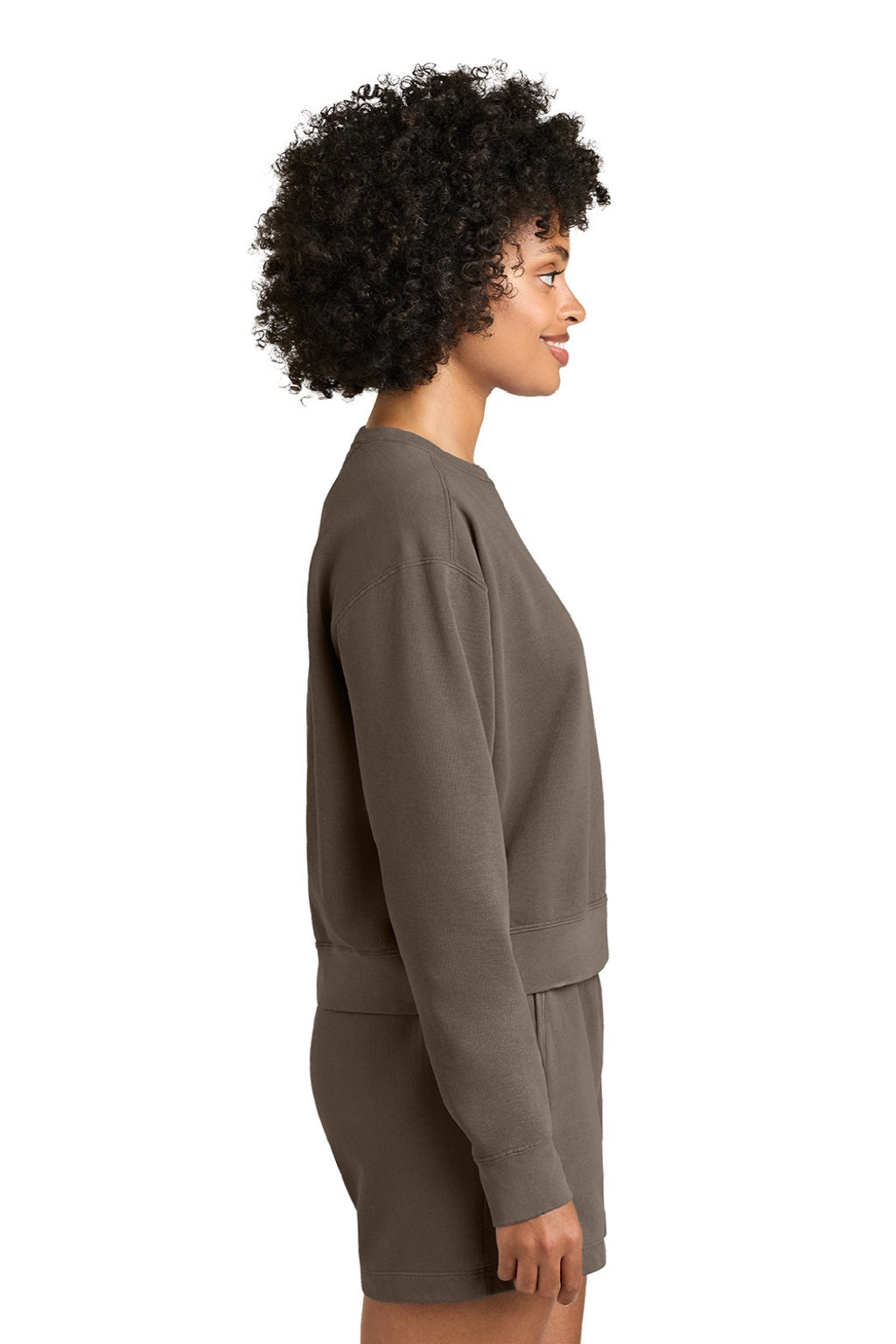 Comfort Colors 1566L Womens Crewneck Sweatshirt Espresso Brown Model Side