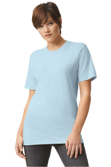 American Apparel 2001 Mens Fine Jersey Short Sleeve Crewneck T-Shirt Powder Blue Model Front