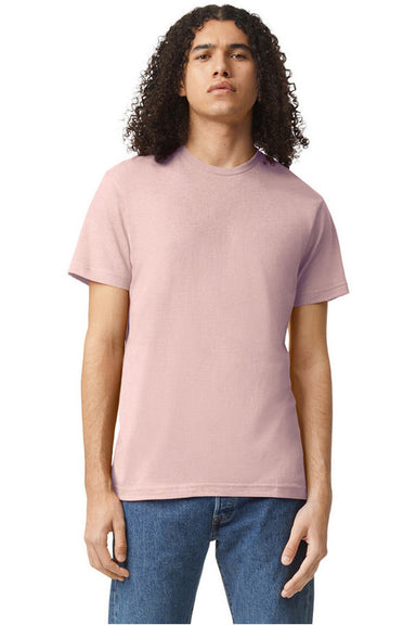 American Apparel 2001CVC Mens CVC Short Sleeve Crewneck T-Shirt Heather Blush Pink Model Front