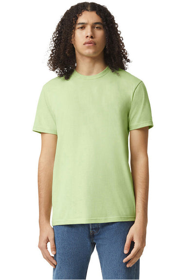 American Apparel 2001CVC Mens CVC Short Sleeve Crewneck T-Shirt Heather Cucumber Green Model Front