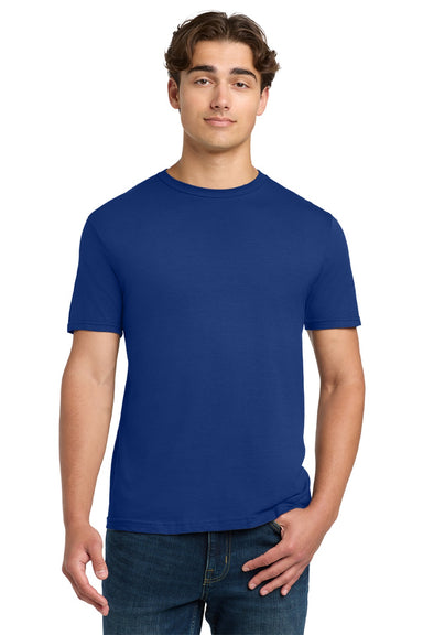 Gildan 64000 Mens Softstyle Short Sleeve Crewneck T-Shirt Fan Deep Royal Blue Model Front