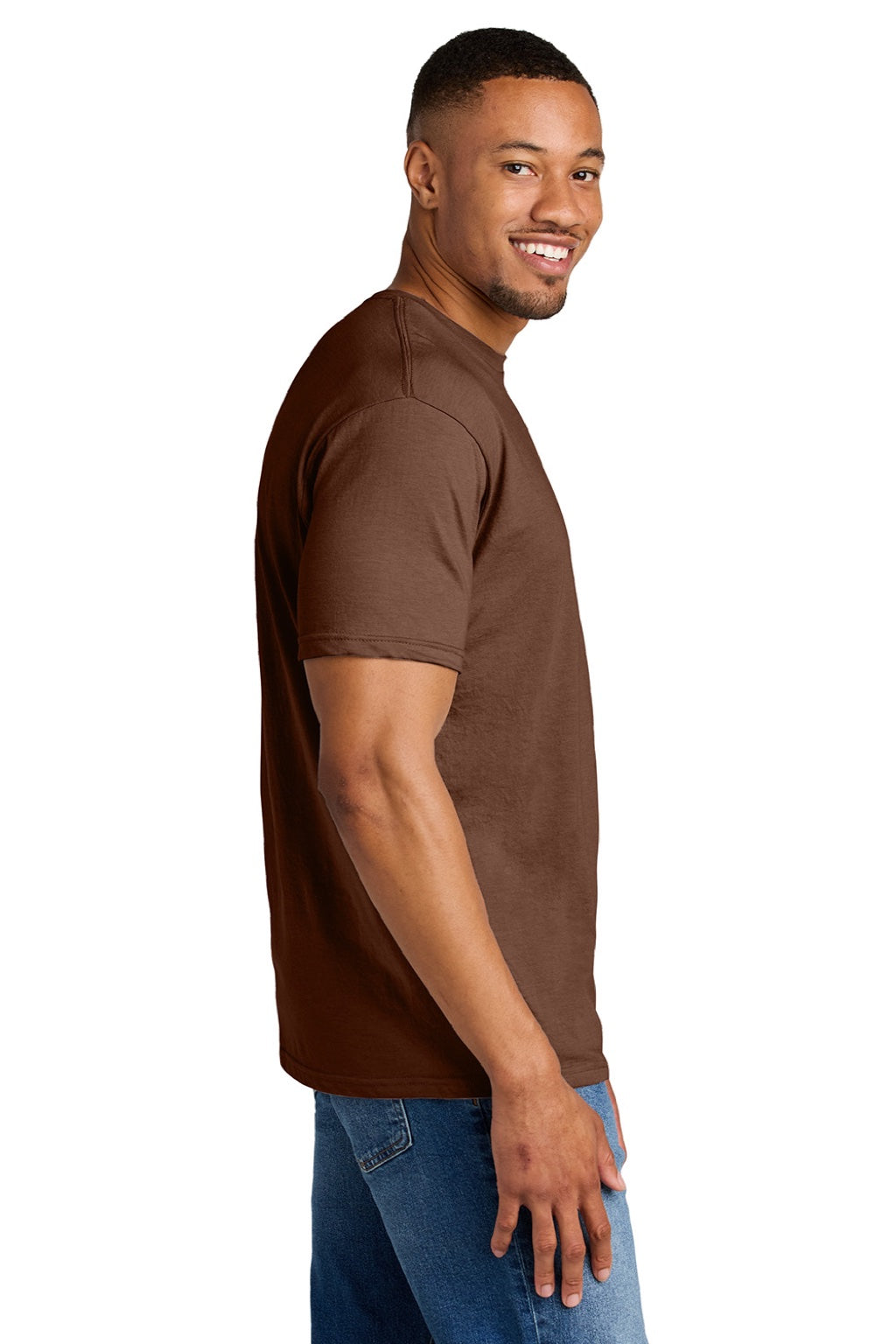 Gildan 64000CVC Mens Softstyle CVC Short Sleeve Crewneck T-Shirt Cocoa Brown Mist Model Side