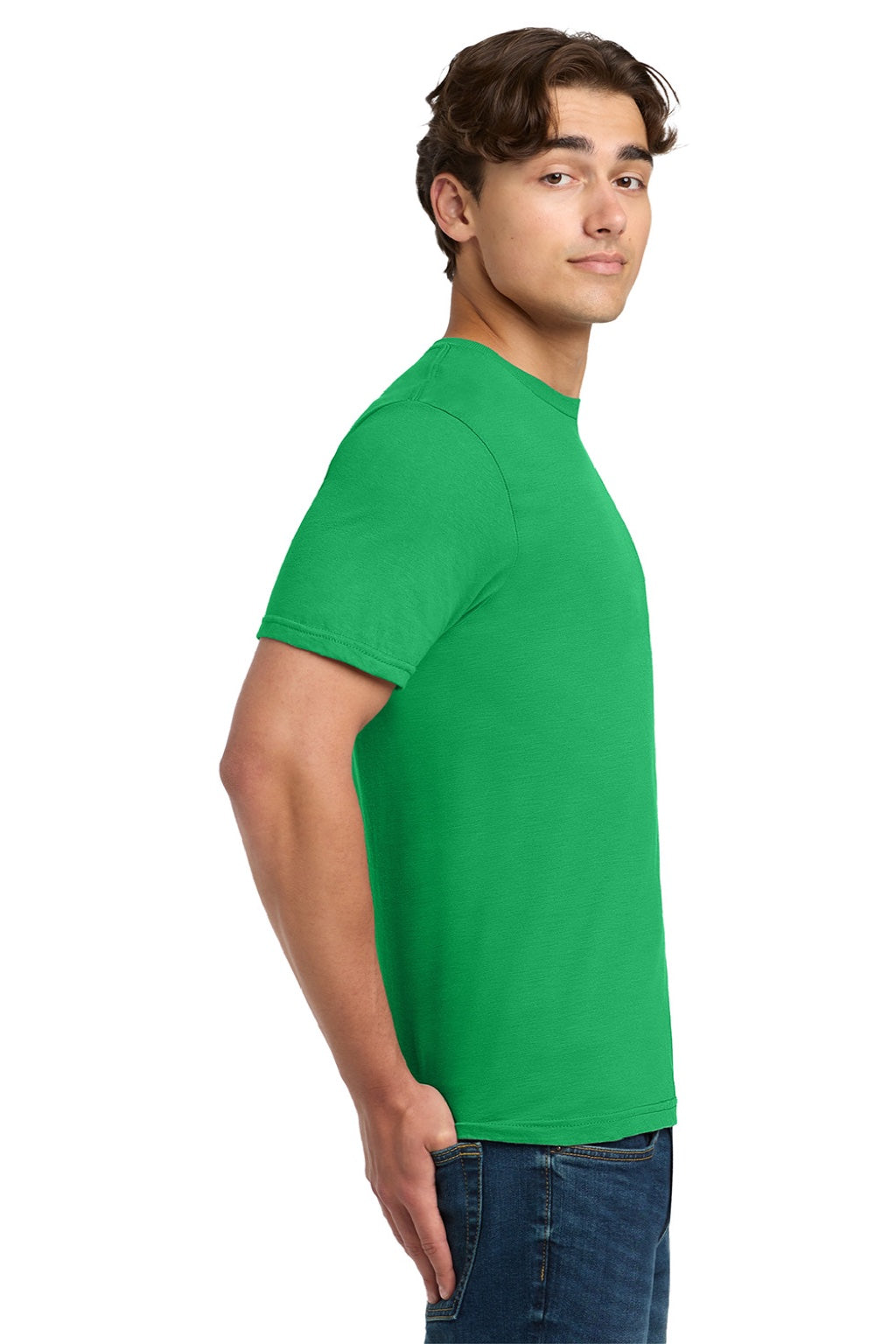 Gildan 64000 Mens Softstyle Short Sleeve Crewneck T-Shirt Irish Green Model Side