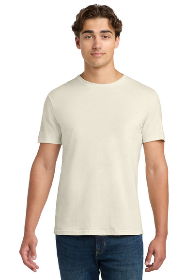 Gildan 64000 Mens Softstyle Short Sleeve Crewneck T-Shirt Natural Model Front