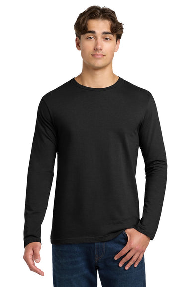 Gildan 64400 Mens Softstyle Long Sleeve Crewneck T-Shirt Black Model Front