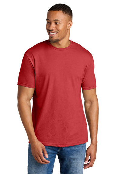 Gildan 64000CVC Mens Softstyle CVC Short Sleeve Crewneck T-Shirt Red Mist Model Front