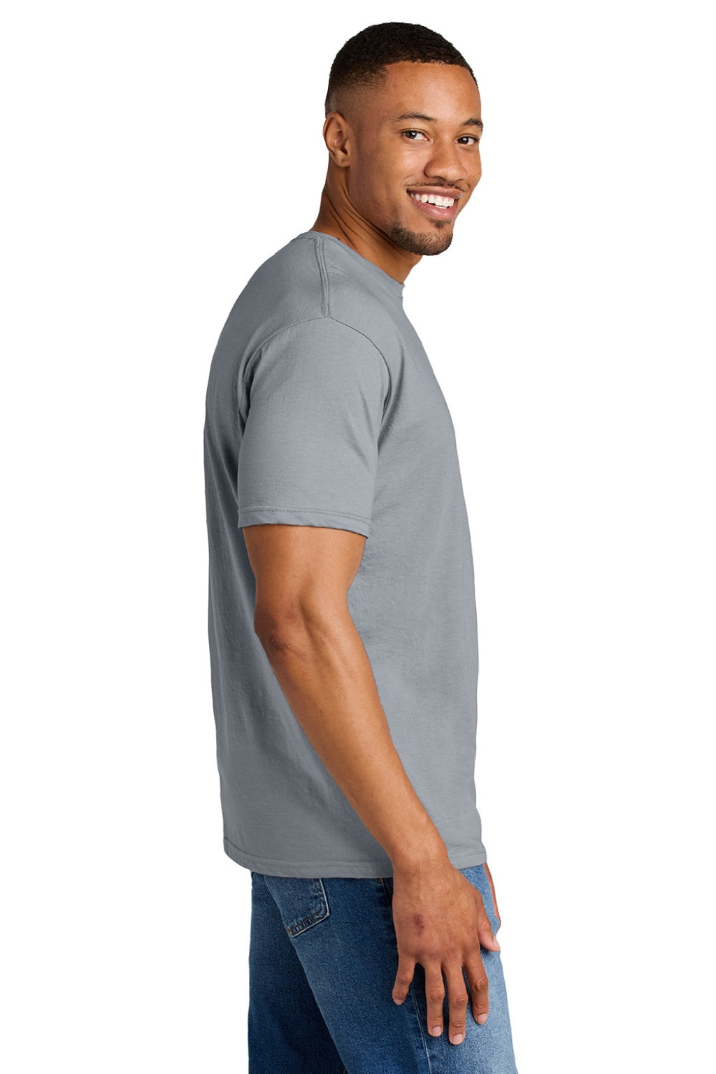 Gildan 64000CVC Mens Softstyle CVC Short Sleeve Crewneck T-Shirt Sport Grey Model Side