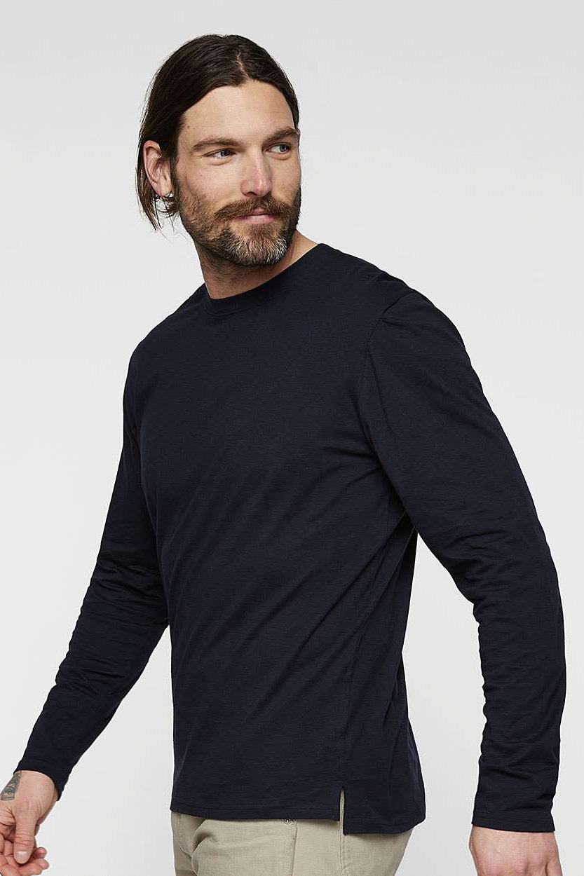 LAT 6918 Mens Fine Jersey Long Sleeve Crewneck T-Shirt Navy Blue Model Side