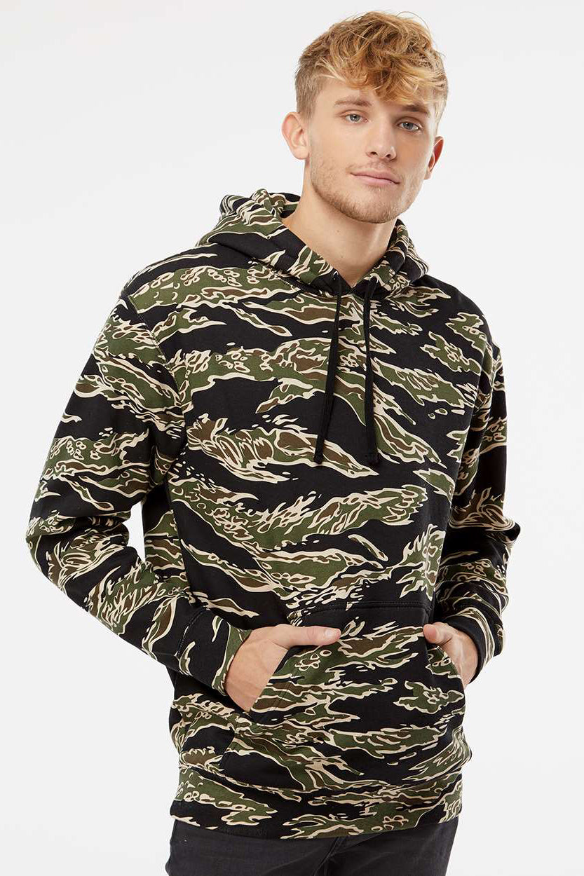 Independent Trading Company IND4000 Mens Hooded Sweatshirt Hoodie w/ Pouch Pocket Tiger Camo Model Front