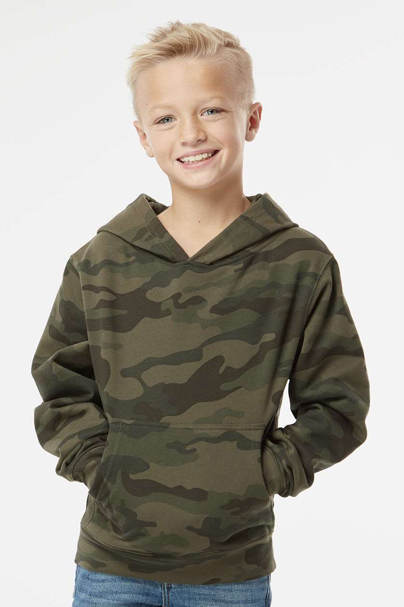 Independent Trading Company SS4001Y Youth Hooded Sweatshirt Hoodie w/ Pouch Pocket Forest Green Camo Model Front