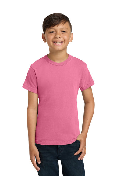 Comfort Colors 9018 Youth Short Sleeve Crewneck T-Shirt Crunchberry Pink Model Front