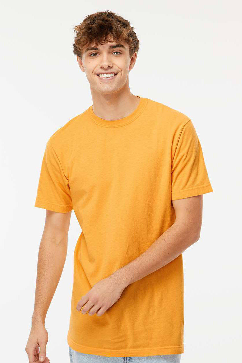 M&O 6500M Mens Vintage Garment Dyed Short Sleeve Crewneck T-Shirt Citrus Yellow Model Front