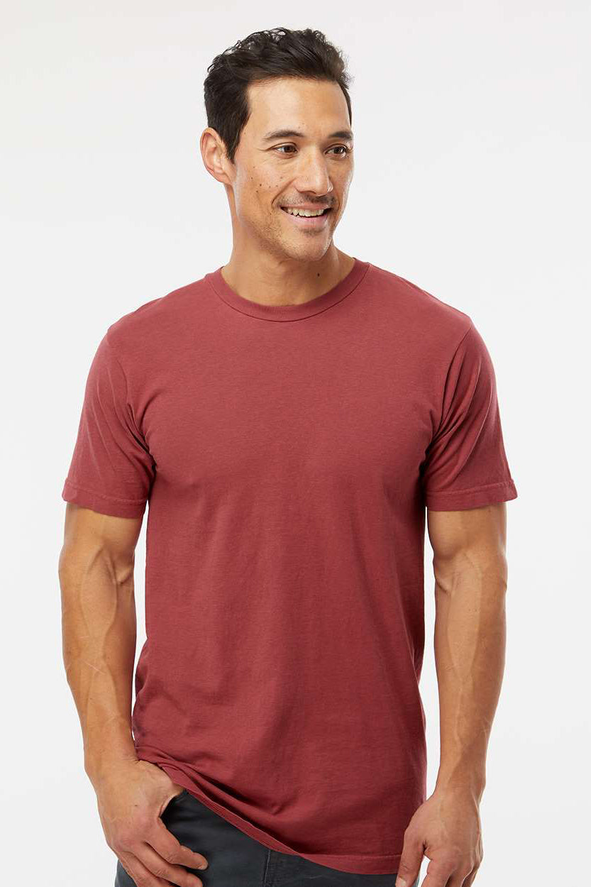 M&O 6500M Mens Vintage Garment Dyed Short Sleeve Crewneck T-Shirt Crimson Red Model Front