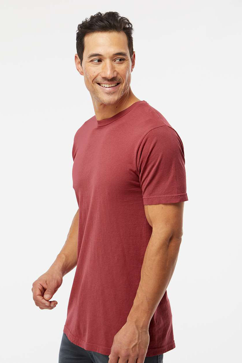 M&O 6500M Mens Vintage Garment Dyed Short Sleeve Crewneck T-Shirt Crimson Red Model Side