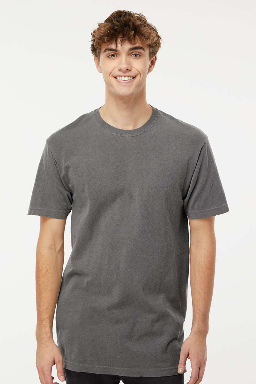 M&O 6500M Mens Vintage Garment Dyed Short Sleeve Crewneck T-Shirt Grey Model Front