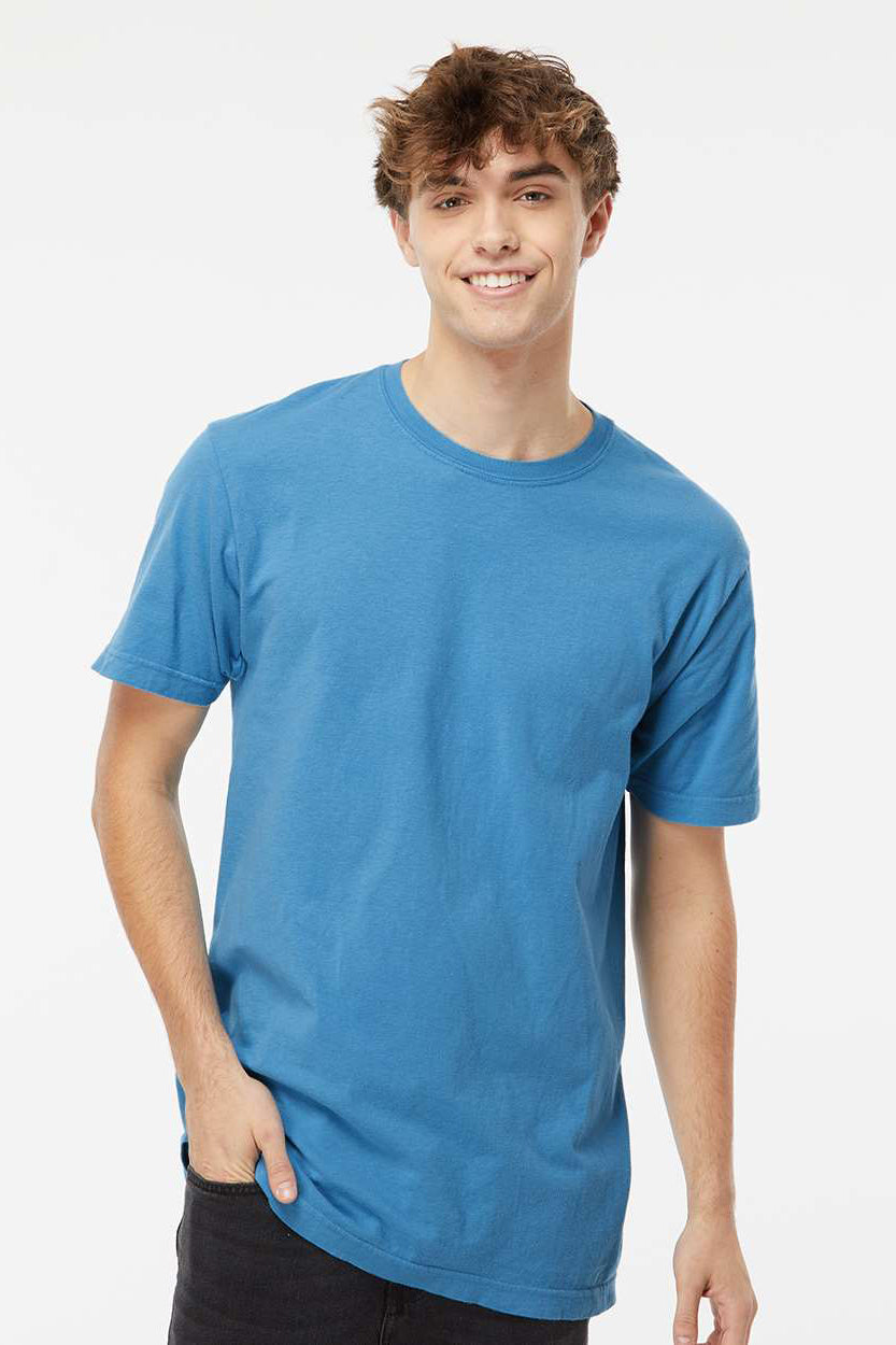 M&O 6500M Mens Vintage Garment Dyed Short Sleeve Crewneck T-Shirt Royal Caribe Blue Model Front