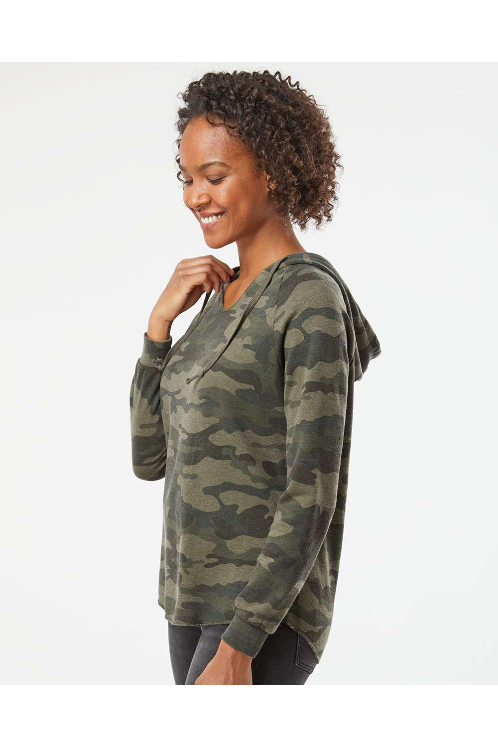Independent Trading Co. PRM2500 Womens California Wave Wash Hooded Sweatshirt Hoodie Heather Forest Green Camo Model Side