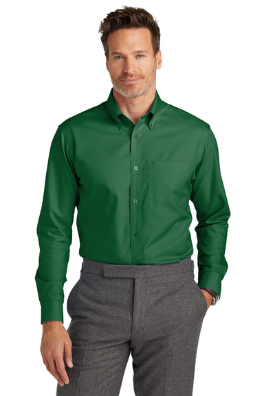 Brooks Brothers Mens Wrinkle Resistant Nailhead Long Sleeve Button Down Shirt w/ Pocket Club Green Model Front