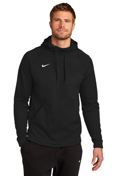 Nike CN9473 Mens Therma-Fit Moisture Wicking Fleece Hooded Sweatshirt Hoodie w/ Pouch Pocket Team Black Model Front