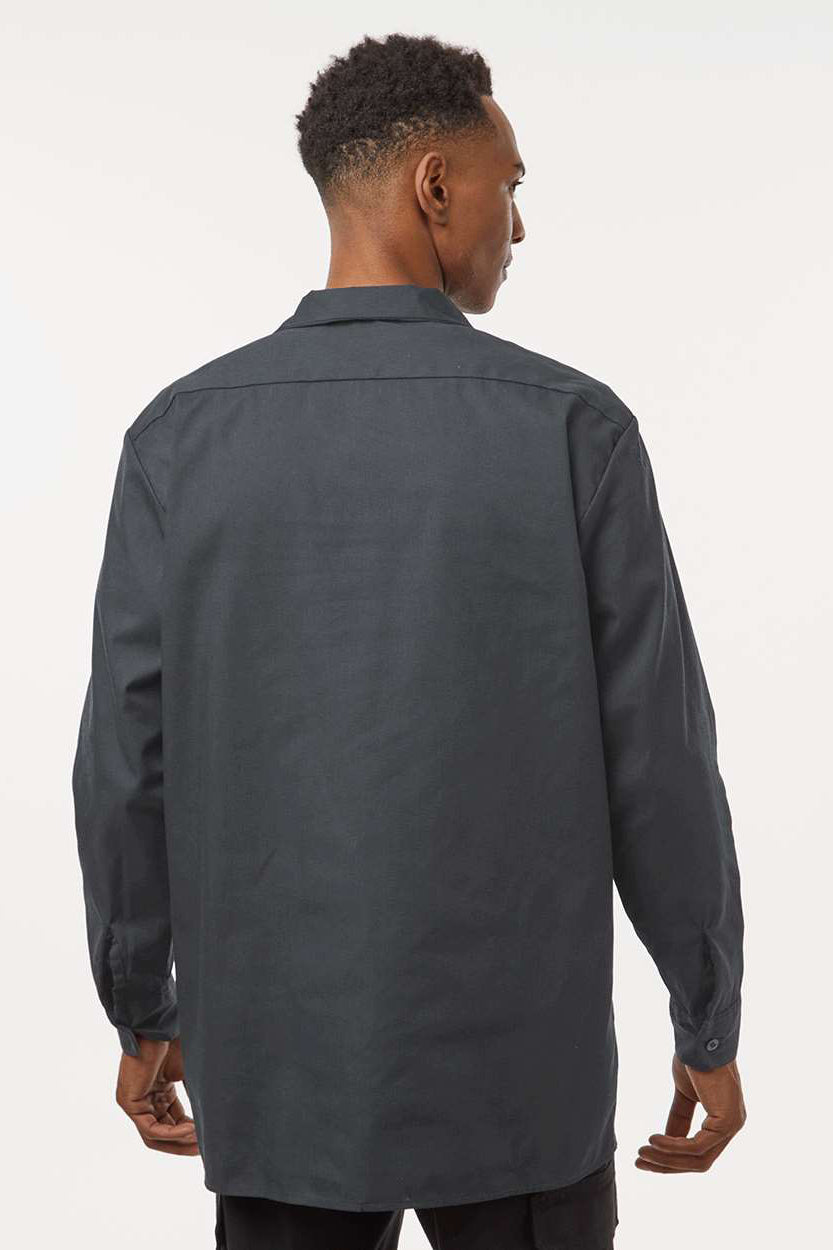 Dickies L535 Mens Industrial Wrinkle Resistant Long Sleeve Button Down Work Shirt w/ Double Pockets Dark Charcoal Grey Model Back