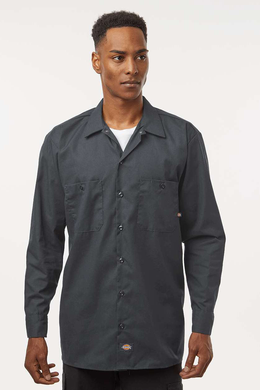 Dickies L535 Mens Industrial Wrinkle Resistant Long Sleeve Button Down Work Shirt w/ Double Pockets Dark Charcoal Grey Model Front