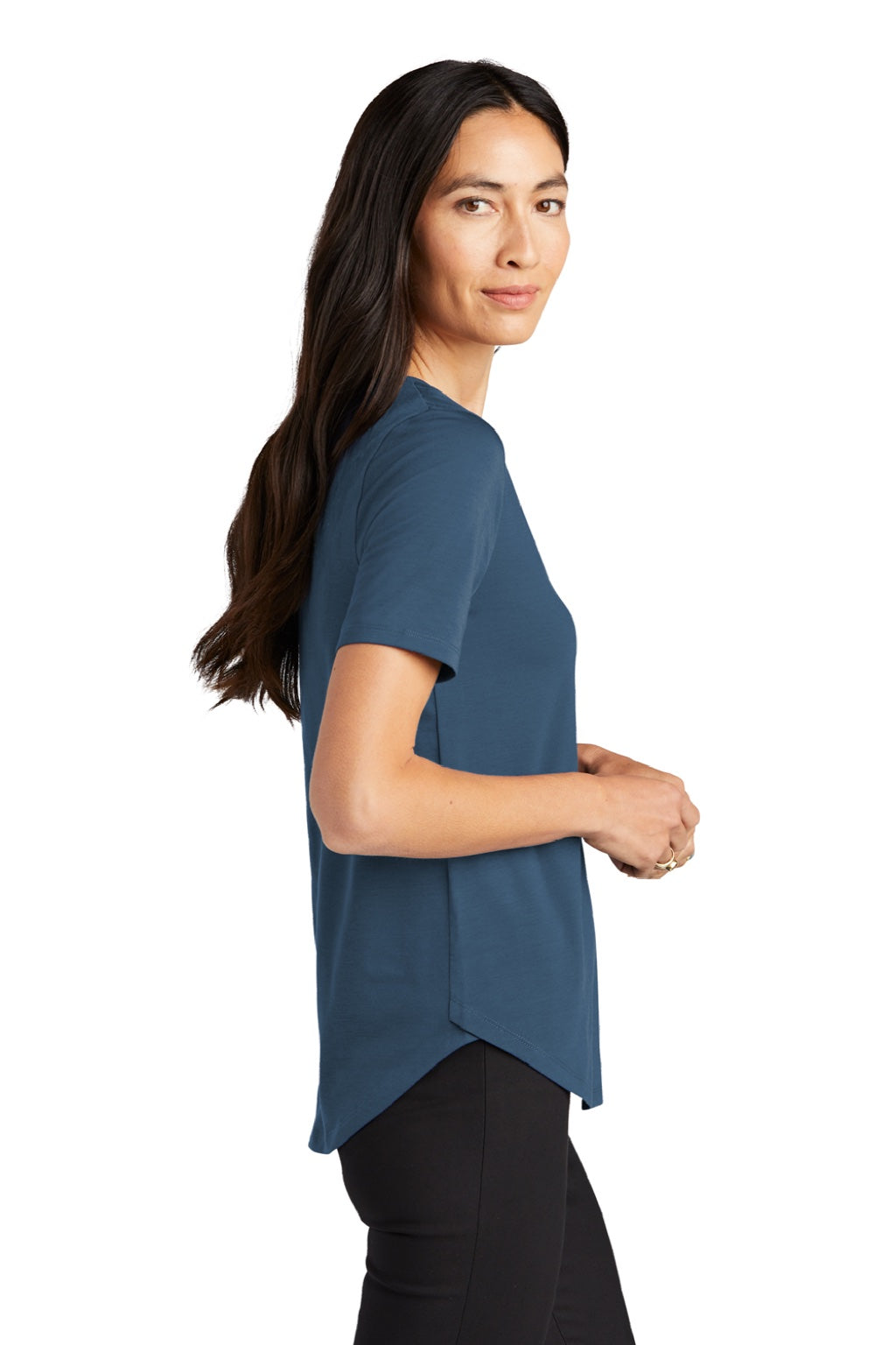 Mercer+Mettle MM1017 Womens Moisture Wicking Short Sleeve Scoop Neck T-Shirt Insignia Blue Model Side