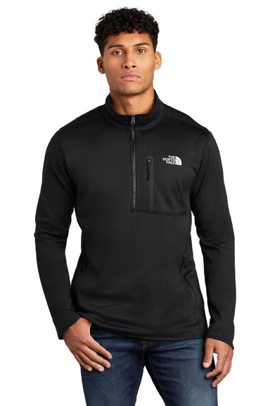 The North Face NF0A7V63 Mens Skyline 1/4 Zip Fleece Jacket Black Model Front