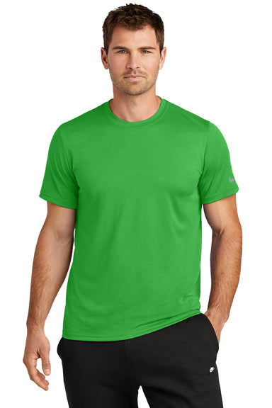Nike NKDX8730 Mens rLegend Dri-Fit Moisture Wicking Short Sleeve Crewneck T-Shirt Apple Green Model Front