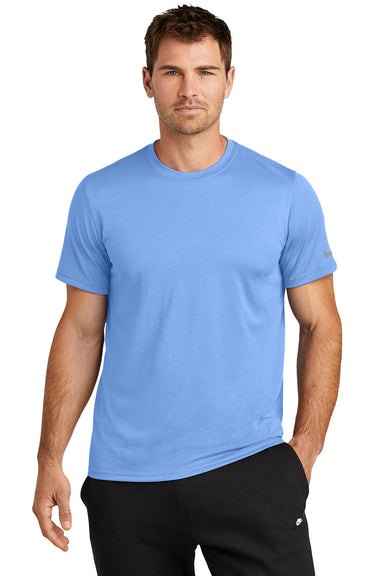 Nike NKDX8730 Mens rLegend Dri-Fit Moisture Wicking Short Sleeve Crewneck T-Shirt Valor Blue Model Front