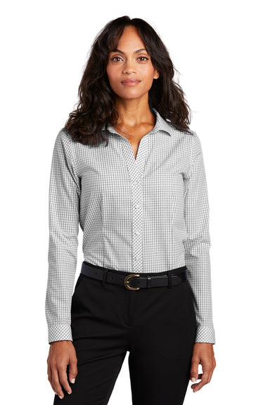 Red House RH86 Womens Check Wrinkle Resistant Long Sleeve Button Down Shirt Black/White Model Front