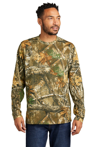 Russell Outdoors RU100LSP Mens Realtree Long Sleeve Crewneck T-Shirt w/ Pocket Realtree Edge Camo Model Front
