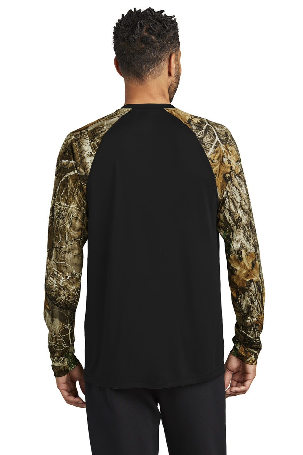 Russell Outdoors RU151LS Mens Realtree Colorblock Moisture Wicking Long Sleeve Crewneck T-Shirt Black/Realtree Edge Camo Model Back
