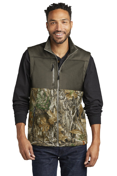 Russell Outdoors RU604 Mens Realtree Atlas Water Resistant Colorblock Full Zip Soft Shell Vest Cargo Brown/Realtree Edge Camo Model Front