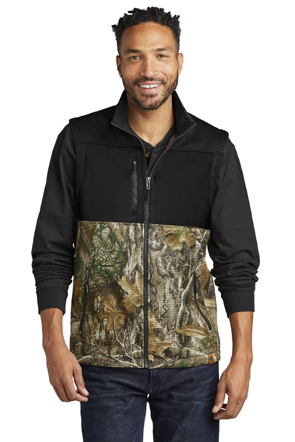 Russell Outdoors RU604 Mens Realtree Atlas Water Resistant Colorblock Full Zip Soft Shell Vest Deep Black/Realtree Edge Camo Model Front
