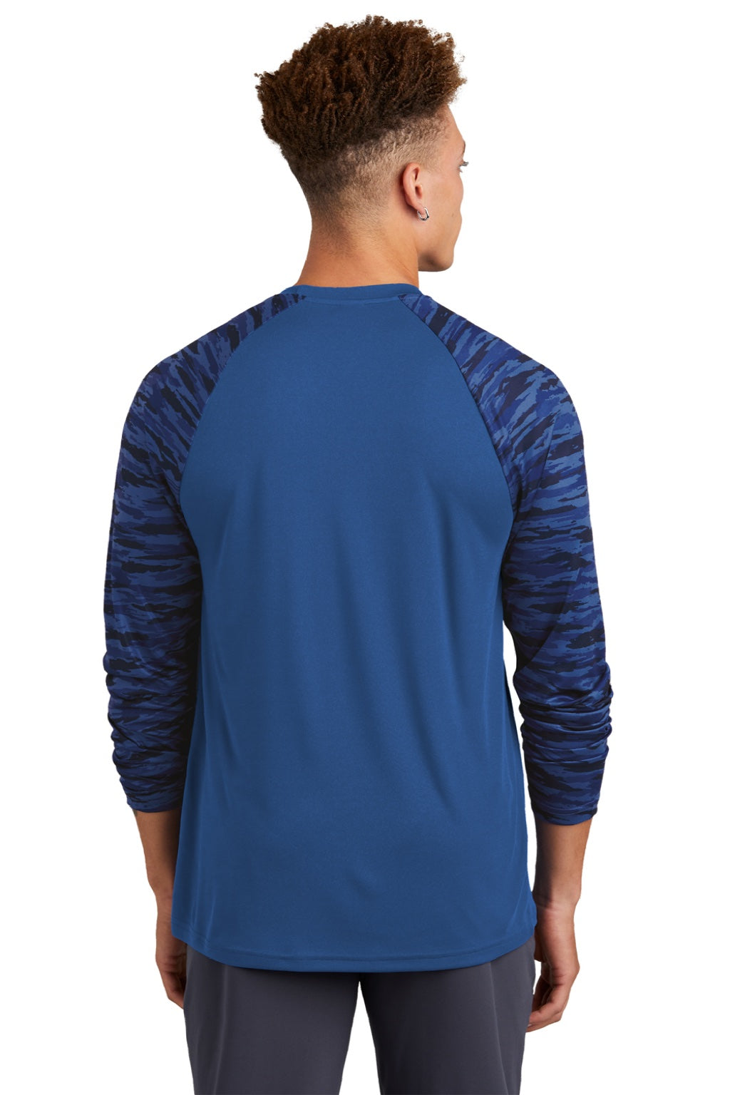 Sport-Tek ST376LS Mens Drift Camo Colorblock Moisture Wicking Long Sleeve Crewneck T-Shirt Royal Blue Model Back