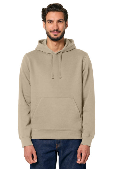 Stanley Stella SXU009 Mens Drummer 2.0 Hooded Sweatshirt Hoodie w/ Pouch Pocket Desert Dust Brown Model Front